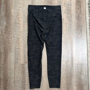 Vuori high waisted Stylish  Camouflage Leggings